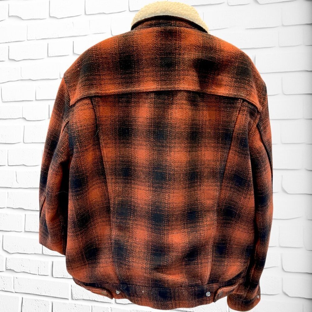**🔥 Jughead Jones “Riverdale” Levi’s Sherpa Check Jacket – Men’s Size M 🔥** - Picture 4 of 11